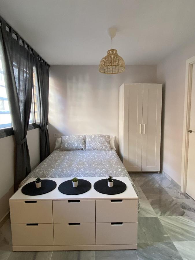 Quattro Triana En Salado Apartment Seville Luaran gambar