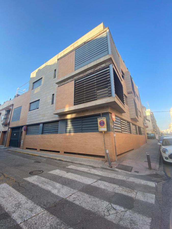 Quattro Triana En Salado Apartment Seville Luaran gambar