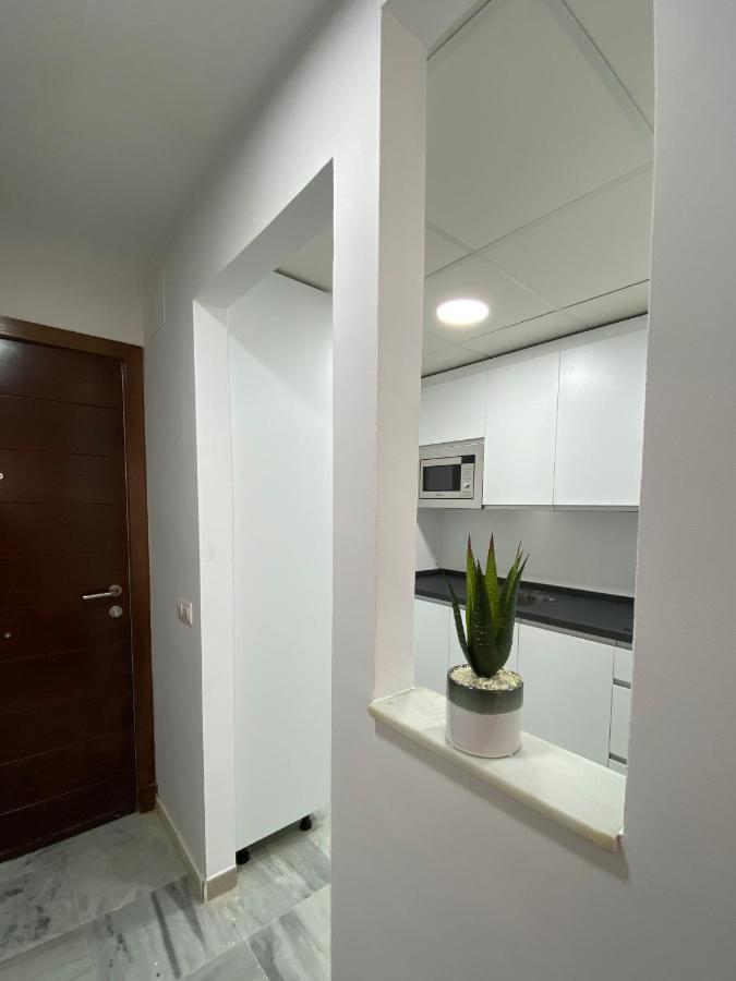 Quattro Triana En Salado Apartment Seville Luaran gambar