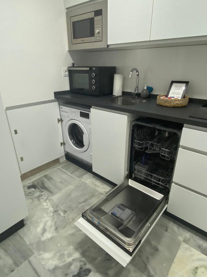 Quattro Triana En Salado Apartment Seville Luaran gambar
