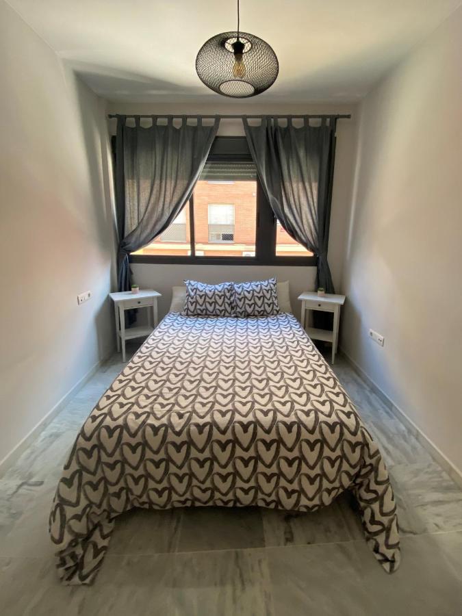 Quattro Triana En Salado Apartment Seville Luaran gambar